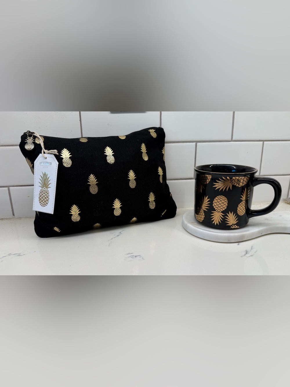 Whole Foods Market Tag Aloha exclusive to Hawaii black mug & zip clutch NWT - Picture 2 of 12